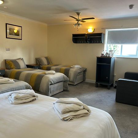 Halfway House Inn Country Lodge Йоувил Екстериор снимка