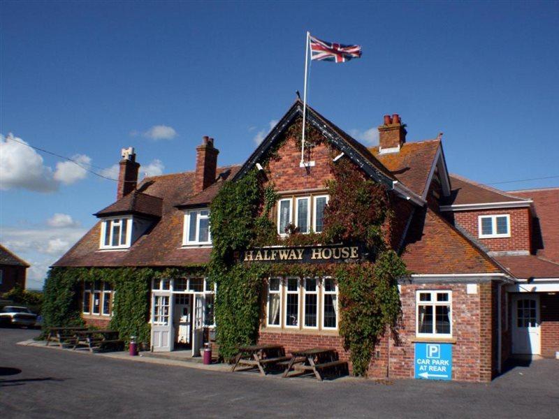 Halfway House Inn Country Lodge Йоувил Екстериор снимка
