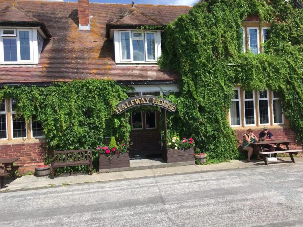 Halfway House Inn Country Lodge Йоувил Екстериор снимка