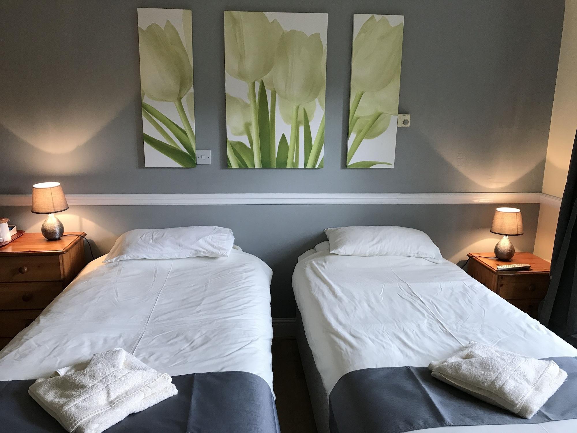 Halfway House Inn Country Lodge Йоувил Екстериор снимка