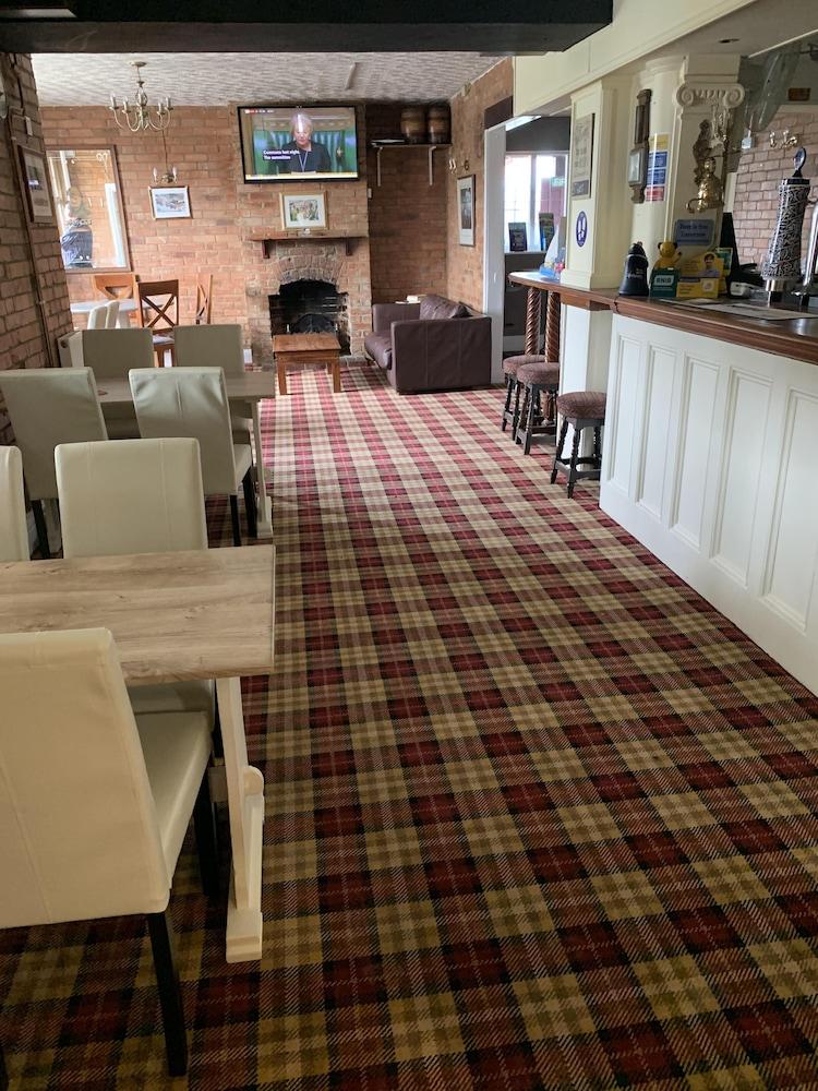 Halfway House Inn Country Lodge Йоувил Екстериор снимка