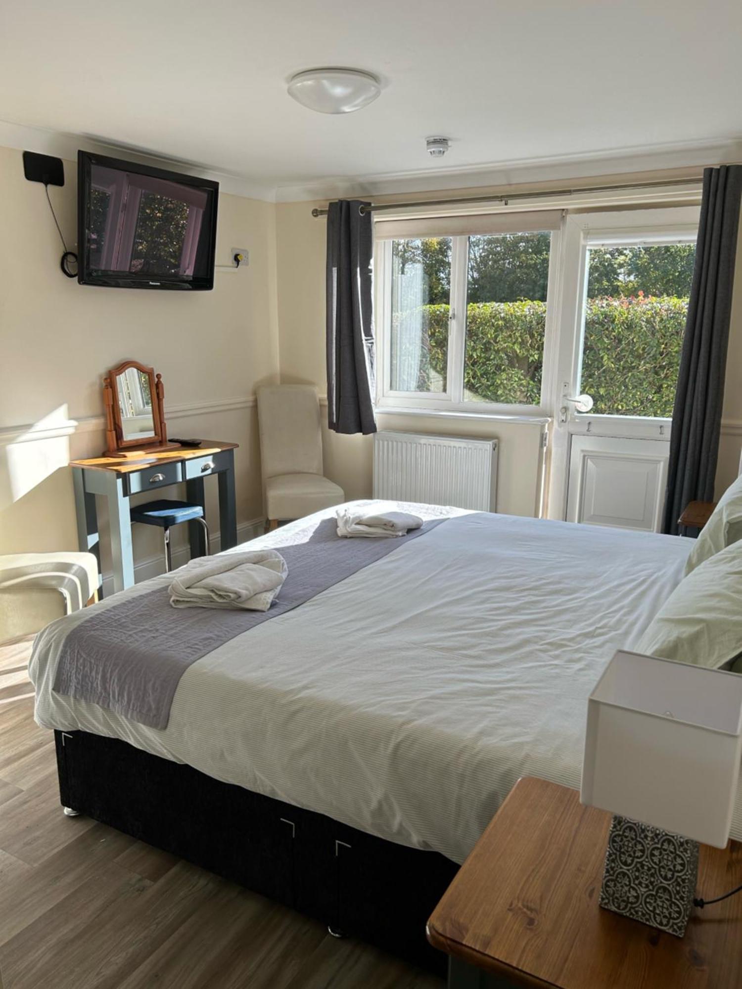 Halfway House Inn Country Lodge Йоувил Екстериор снимка