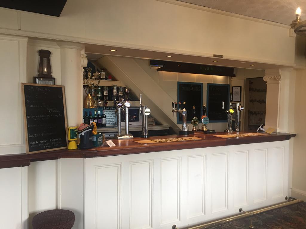 Halfway House Inn Country Lodge Йоувил Екстериор снимка