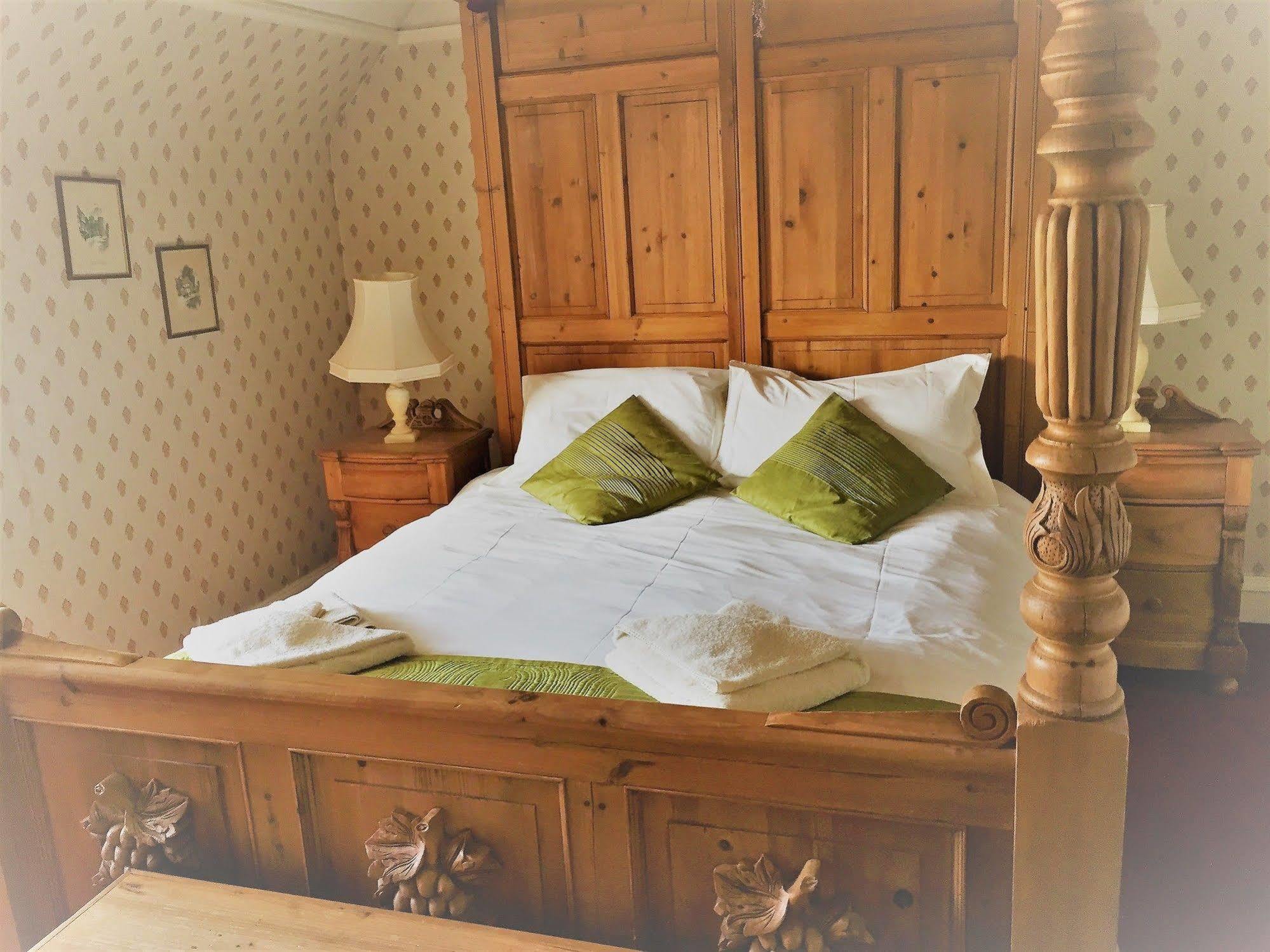 Halfway House Inn Country Lodge Йоувил Екстериор снимка