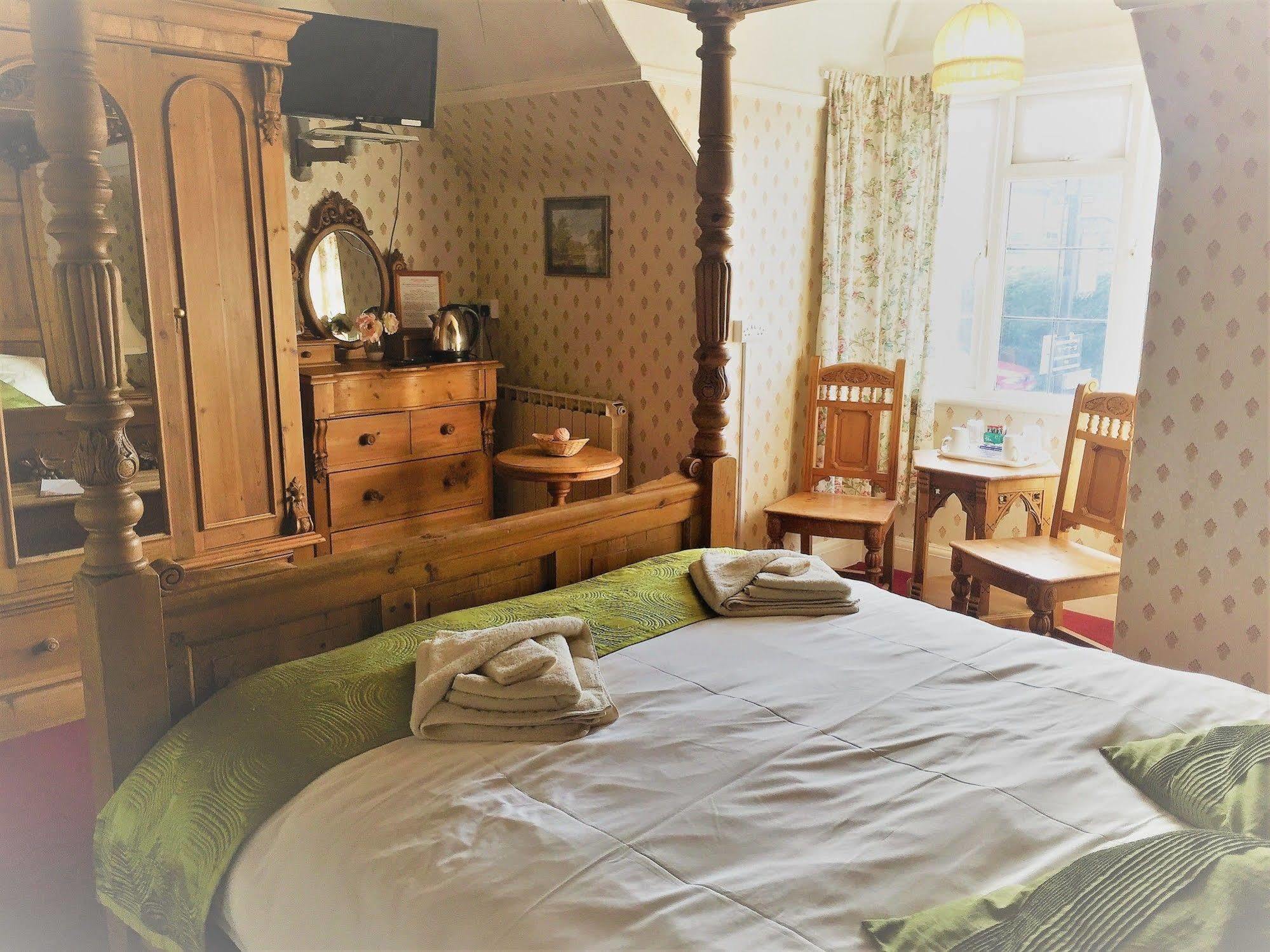 Halfway House Inn Country Lodge Йоувил Екстериор снимка