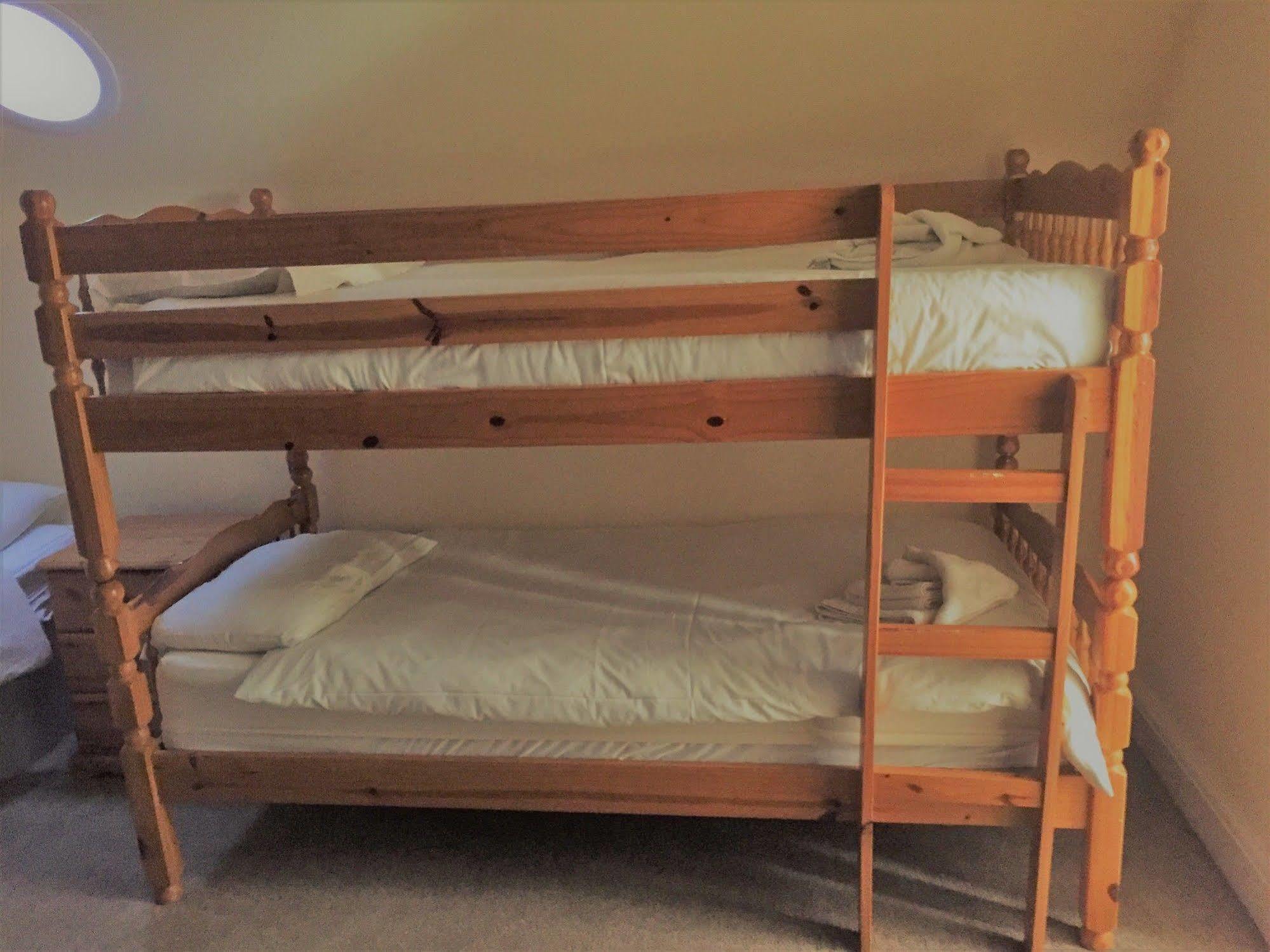 Halfway House Inn Country Lodge Йоувил Екстериор снимка