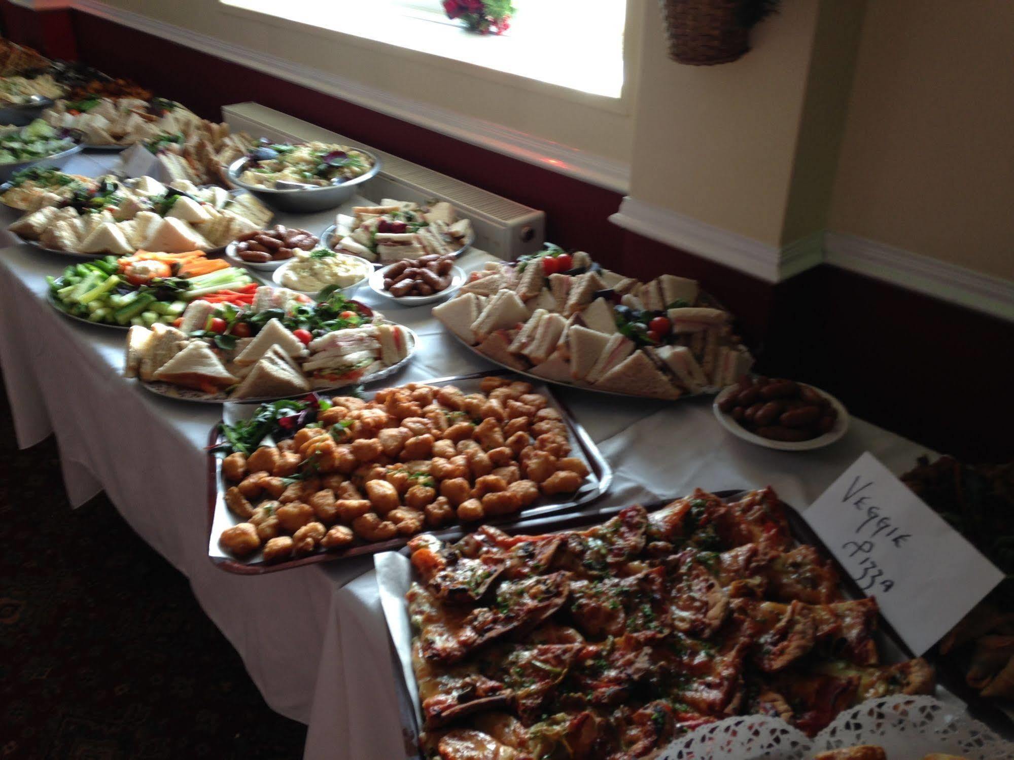 Halfway House Inn Country Lodge Йоувил Екстериор снимка