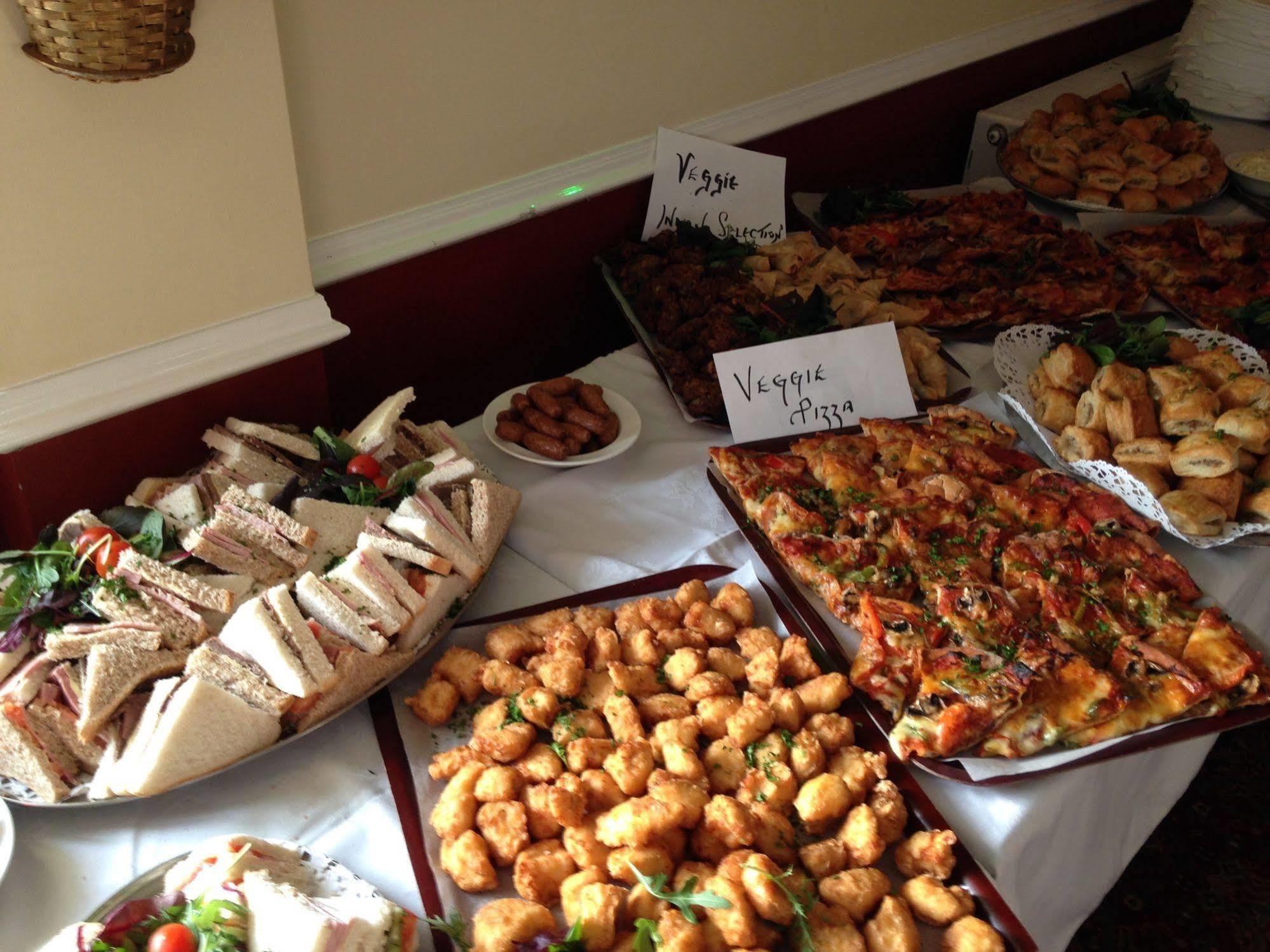 Halfway House Inn Country Lodge Йоувил Екстериор снимка