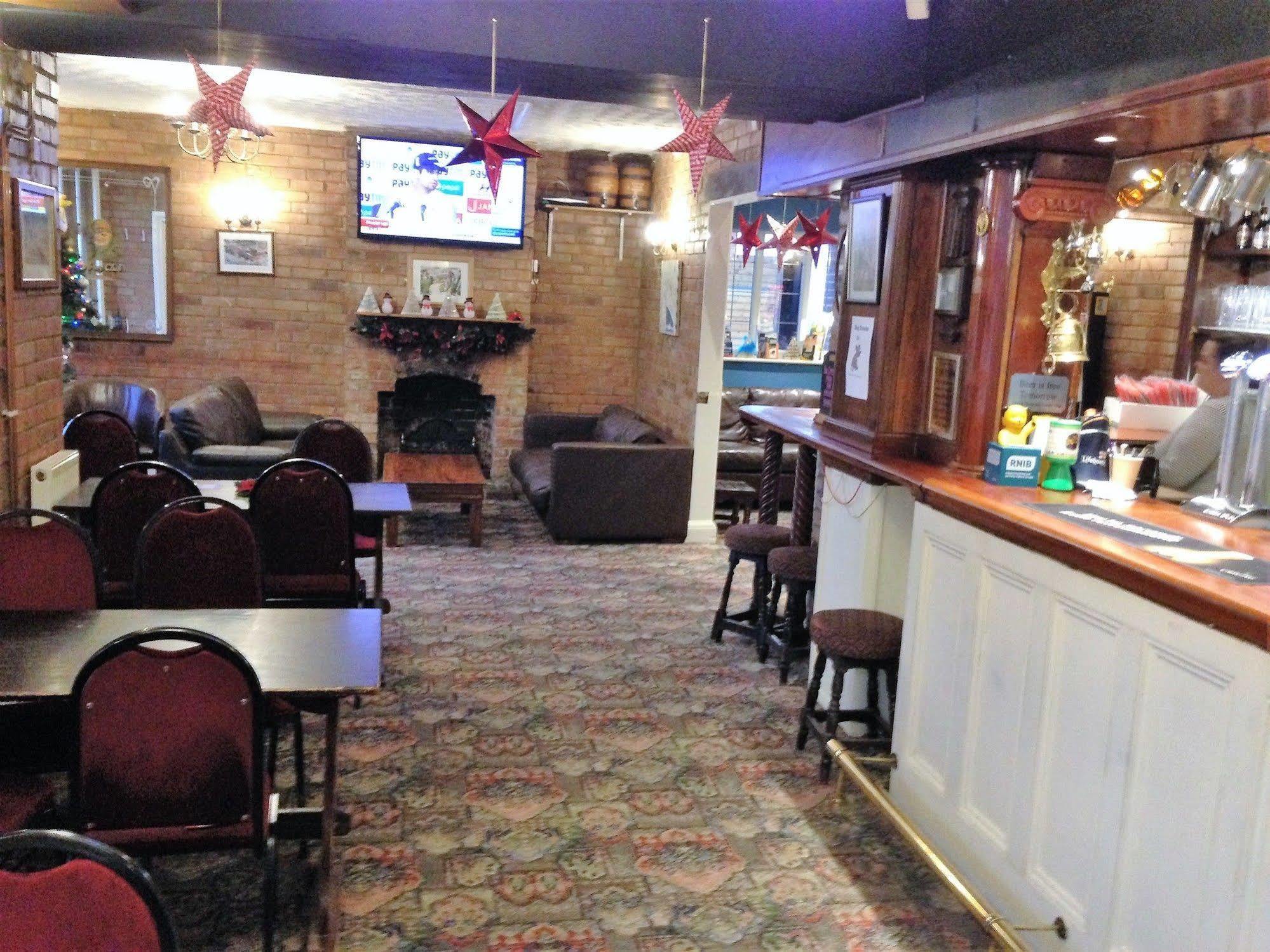 Halfway House Inn Country Lodge Йоувил Екстериор снимка