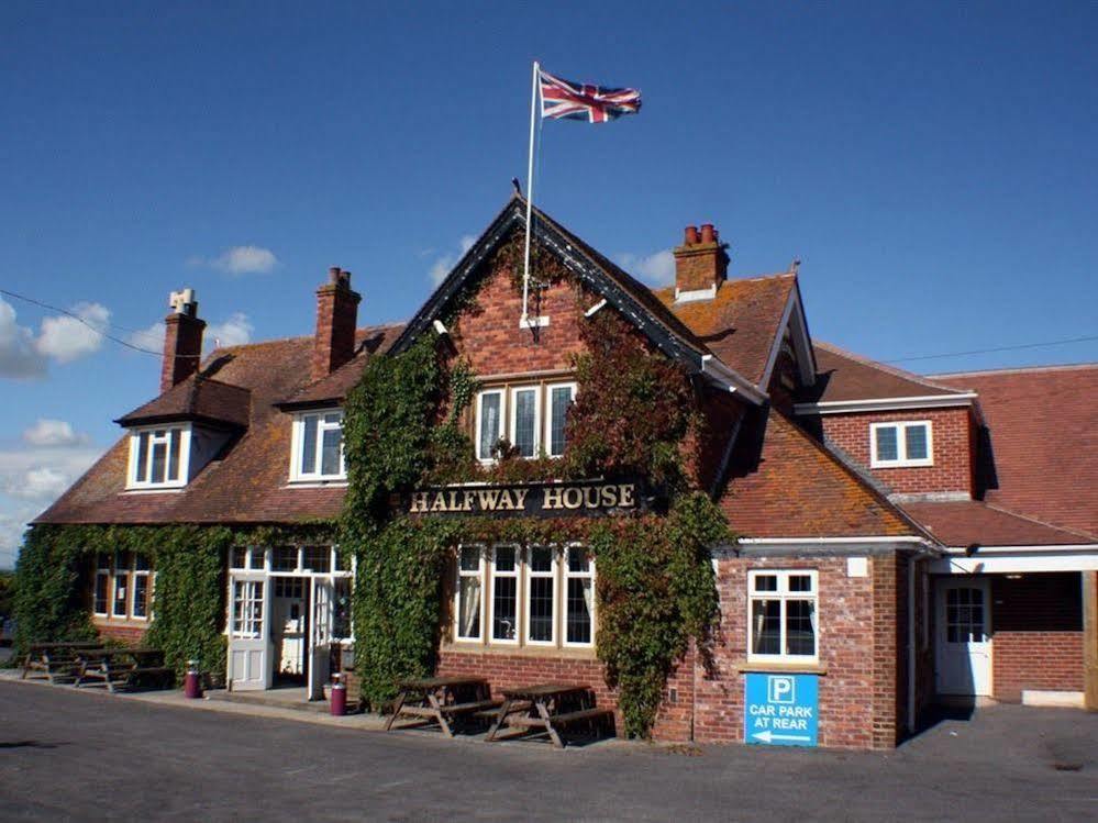 Halfway House Inn Country Lodge Йоувил Екстериор снимка